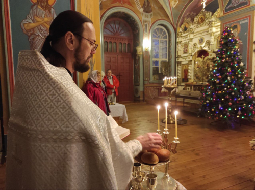 Поздравляем с великим праздником Рождества Христова!