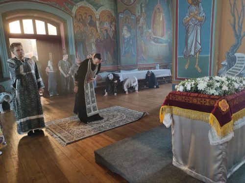 Богослужения завершающих дней Страстной седмицы