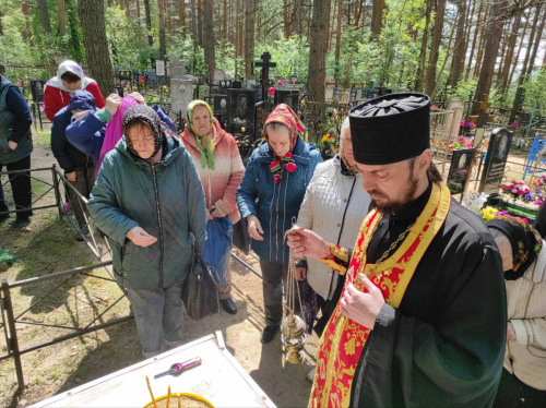 Совершено первое после Пасхи поминовение усопших