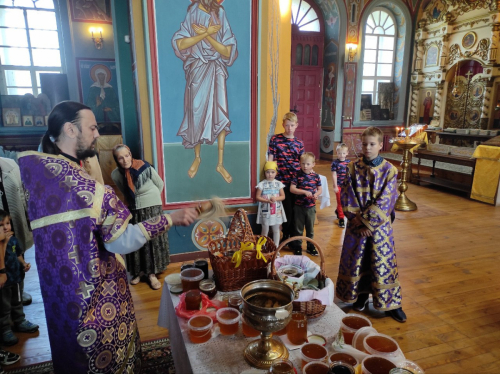 Изнесение Древ Честного и Животворящего Креста Господня