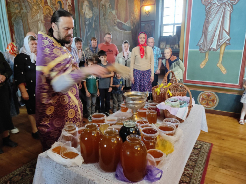 Изнесение Древ Честного и Животворящего Креста Господня