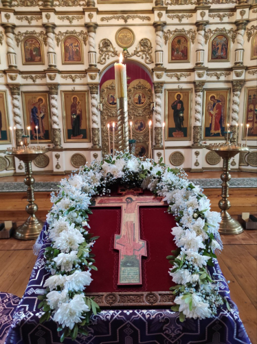 Изнесение Древ Честного и Животворящего Креста Господня