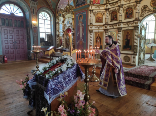 Изнесение Древ Честного и Животворящего Креста Господня