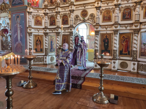 Изнесение Древ Честного и Животворящего Креста Господня