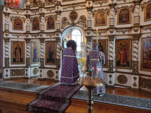 Изнесение Древ Честного и Животворящего Креста Господня