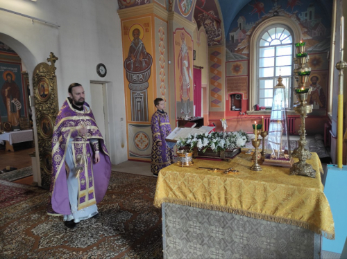 Изнесение Древ Честного и Животворящего Креста Господня