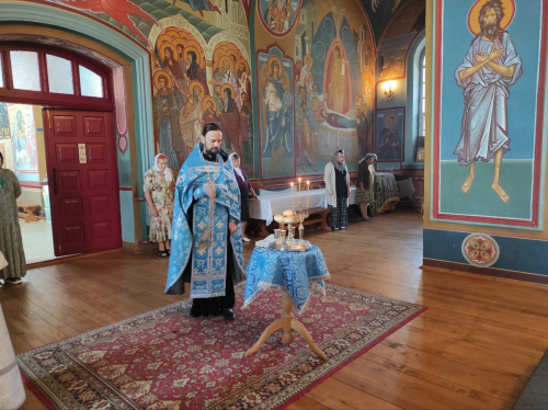 С праздником Успения Пресвятой Богородицы!