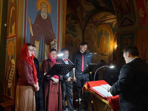 <span style="color: red;font-family: 'Posad';font-size: 40px;">Христос Воскресе!</span>