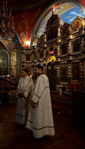 <span style="color: red;font-family: 'Posad';font-size: 40px;">Христос Воскресе!</span>