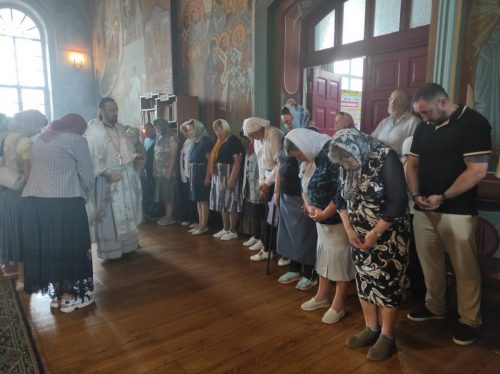 Поминовение усопших в Троицкую родительскую субботу