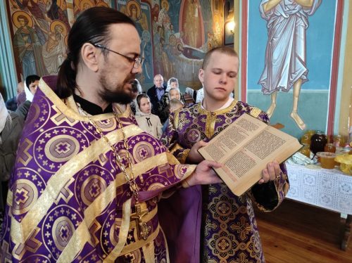 Изнесение Древ Честного и Животворящего Креста Господня