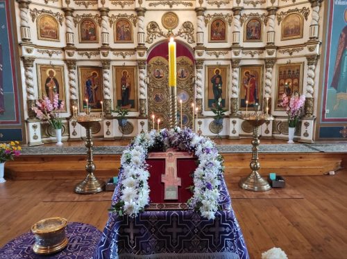 Изнесение Древ Честного и Животворящего Креста Господня