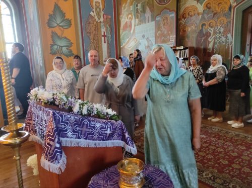 Изнесение Древ Честного и Животворящего Креста Господня