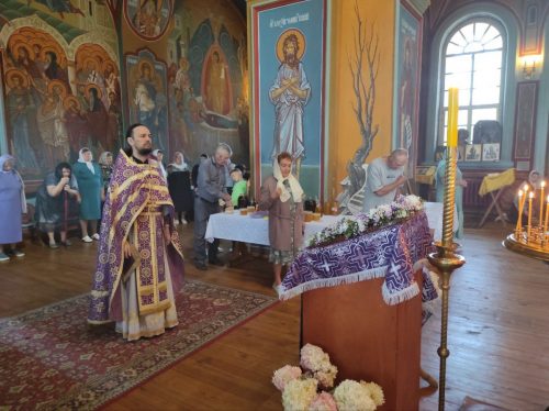 Изнесение Древ Честного и Животворящего Креста Господня