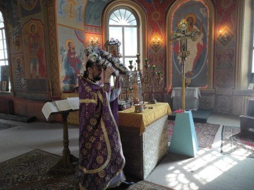 Изнесение Древ Честного и Животворящего Креста Господня