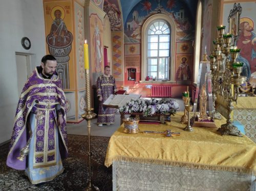 Изнесение Древ Честного и Животворящего Креста Господня