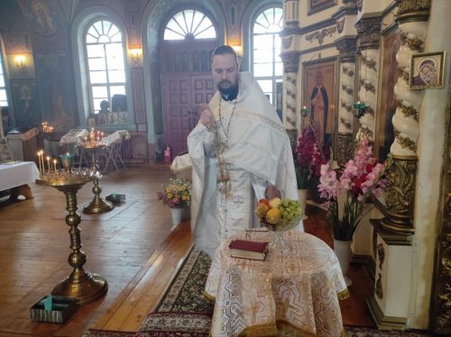 Преобразился еси на горе, Христе Боже...