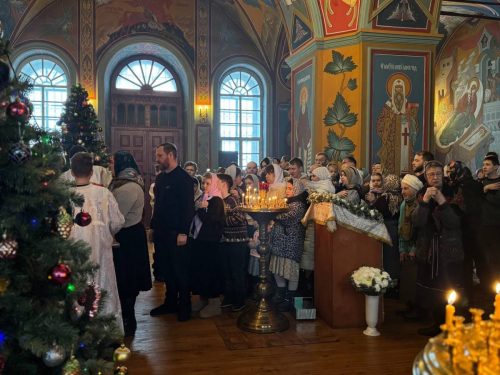 Поздравляем с праздником Светлого Христова Рождества!