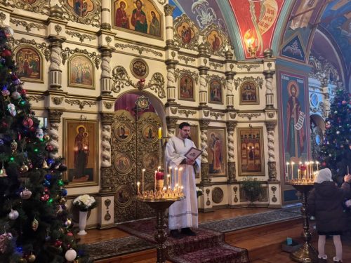 Поздравляем с праздником Светлого Христова Рождества!