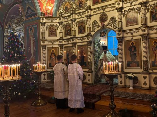 Поздравляем с праздником Светлого Христова Рождества!