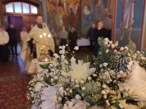 Поздравляем с праздником Светлого Христова Рождества!