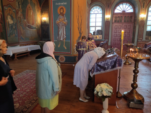 Всемирное Воздвижение Честного и Животворящего Креста Господня